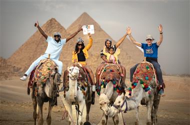 Tagestrip von Sharm el Sheikh zu den Pyramiden mit Flugzeug